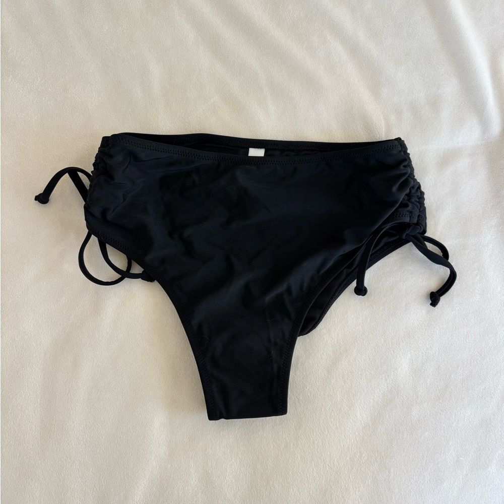 Black Ruched Side Bikini Bottoms - Women